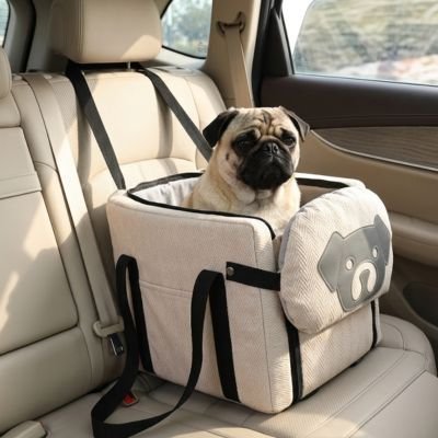 carlin dans Sac de transport Chien sur banquette arrière de voiture