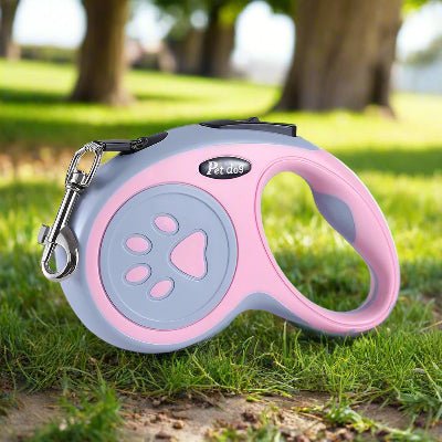 longe-pour-chien-rose-sur-gazon