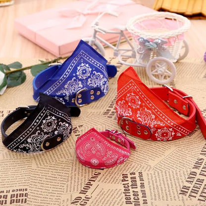 Collier Bandana chien sur table