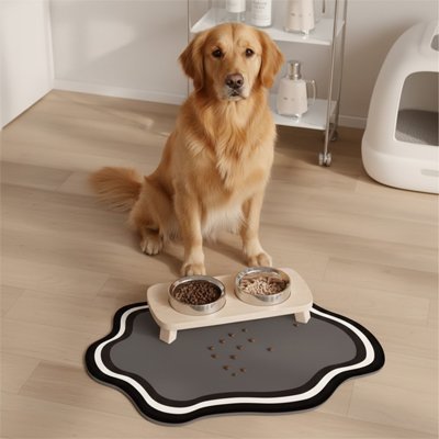 golden retriever en face de Tapis absorbant gamelle chien​ noir