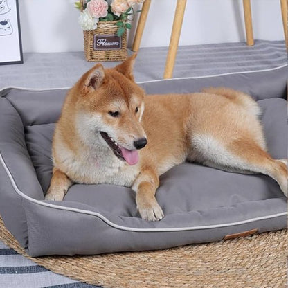 shiba inu couche dans Panier pour chien gris