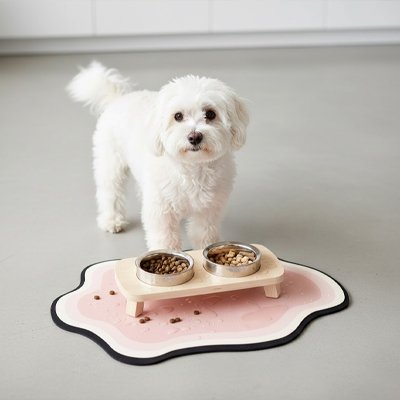 shihtzu en face de Tapis absorbant gamelle chien​ rose