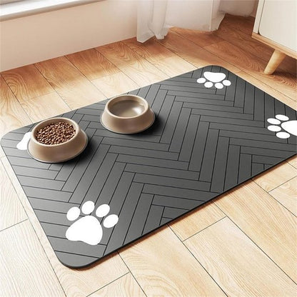 Tapis pour gamelle chien au sol avec 2 bols blancs