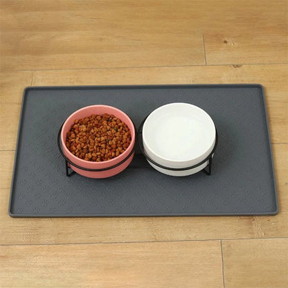 Tapis pour gamelle Chien sur sol