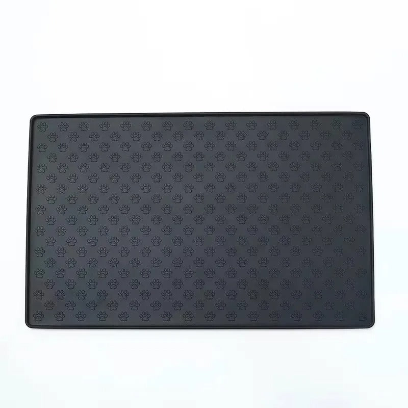 tapis pour gamelle chien sur fond blanc